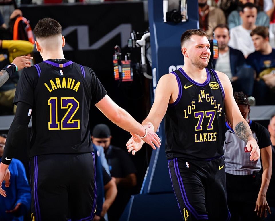 新2网址-前两分钟拿下6分，结果湖人锋线新星在后面的46分钟只得到了1分？